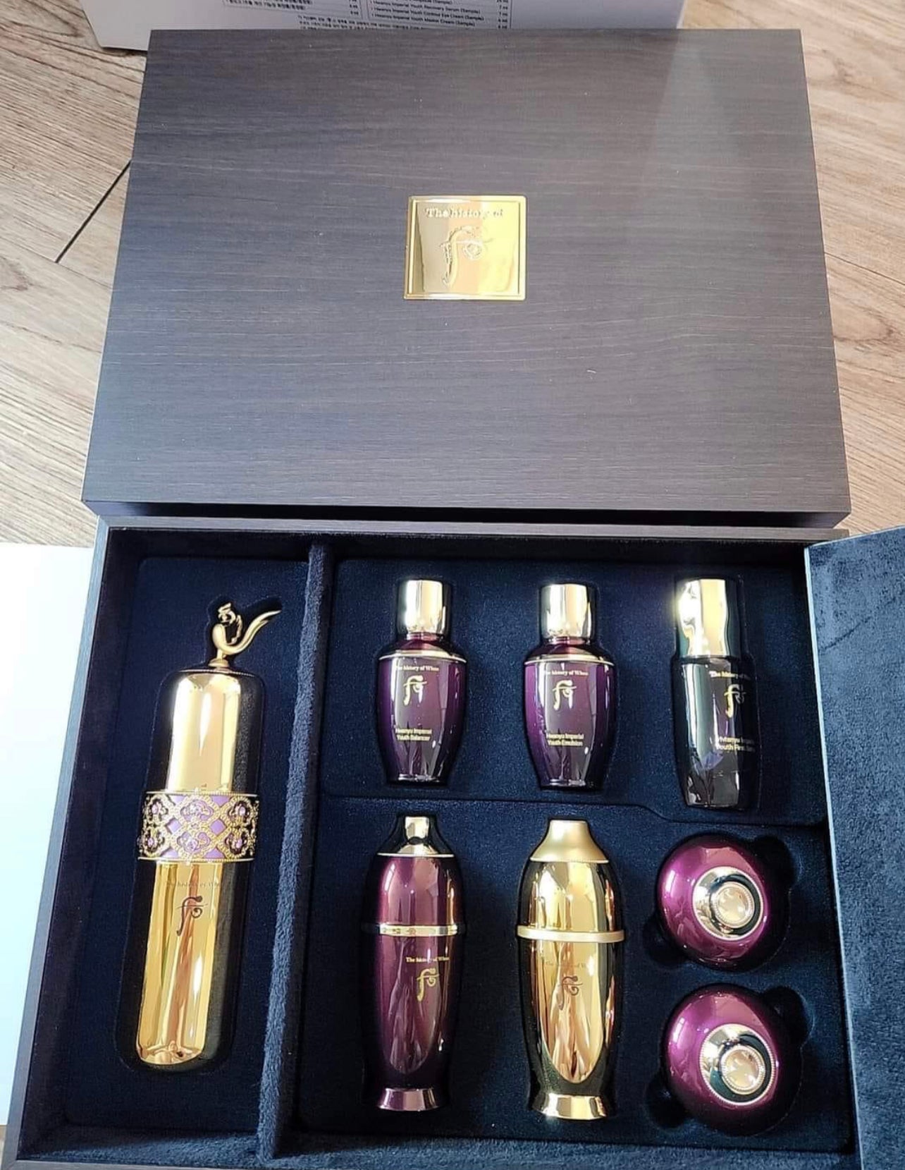 THE HISTORY OF WHOO HWANYU Signature Ampoule Special set