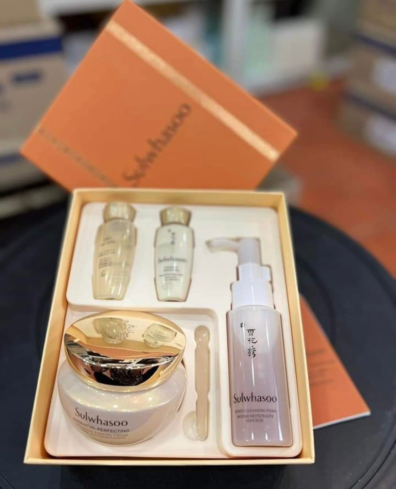 SULWHASOO ESSENTIAL PERFCTINGSIVE INTENSIVE FIRMING CREAM SET