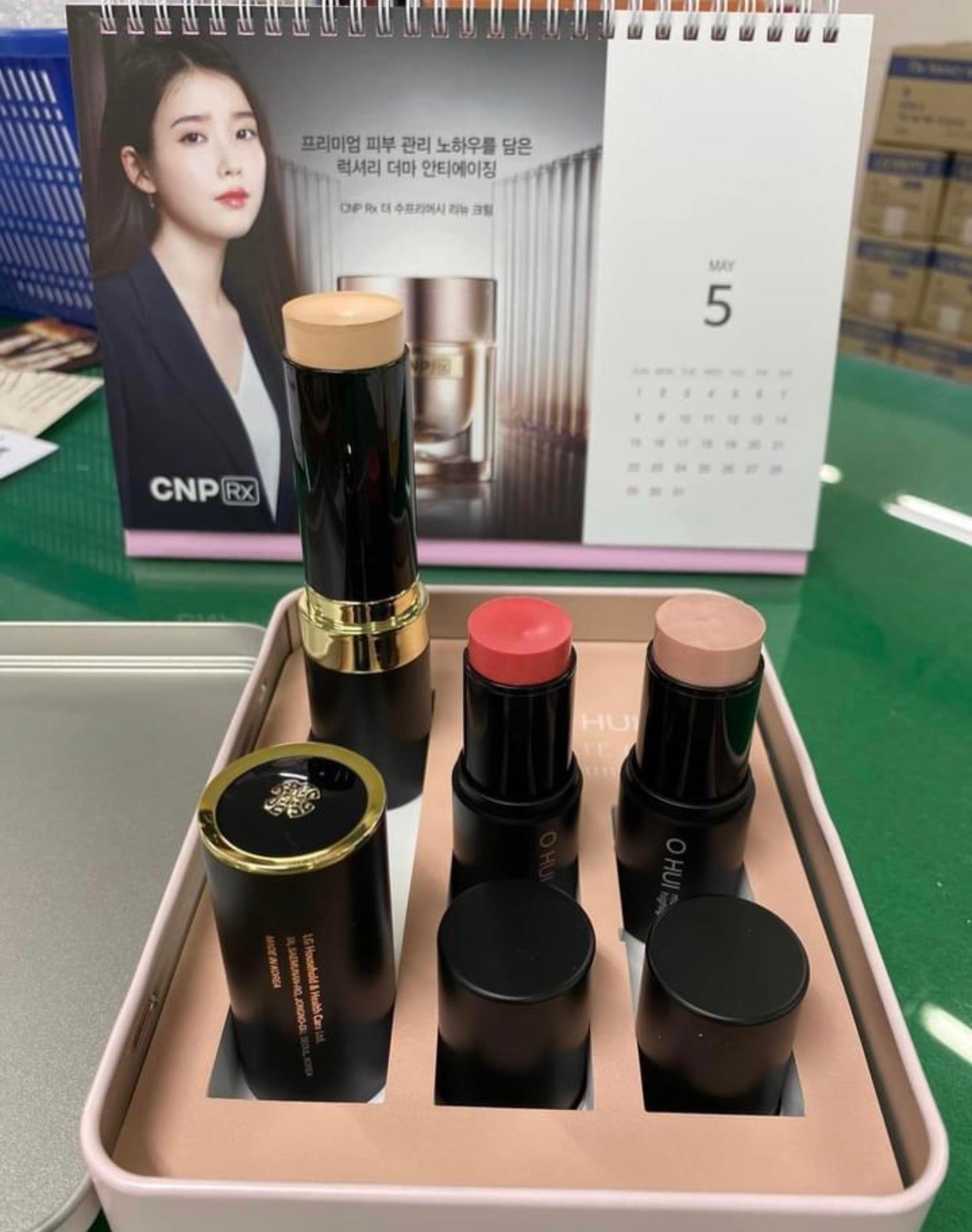 Ohui ULTIMATE COVER stick Foundation special set